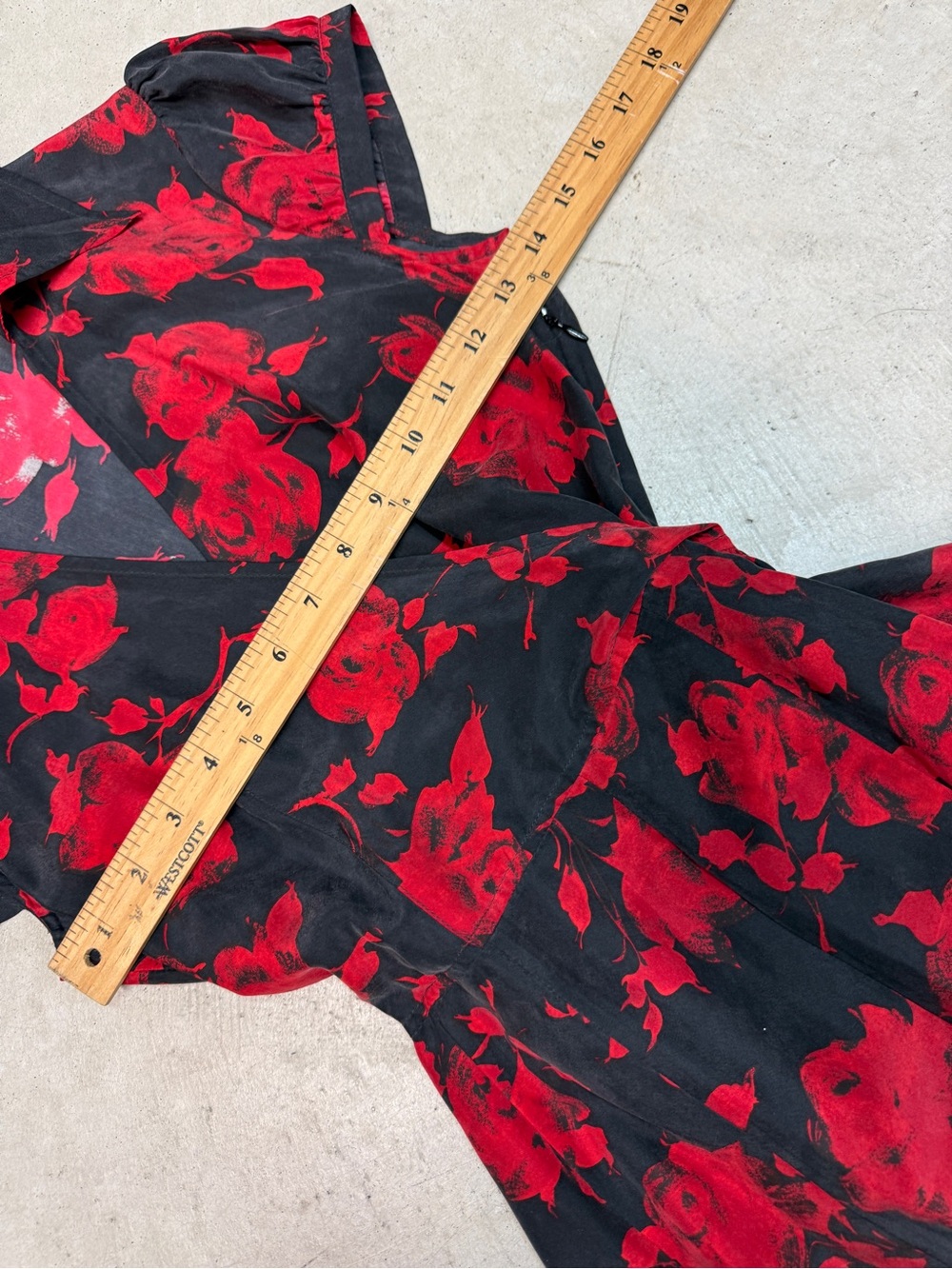Moda International | Red Rose Silk Wrap Dress 100% silk - Picture 6 of 6